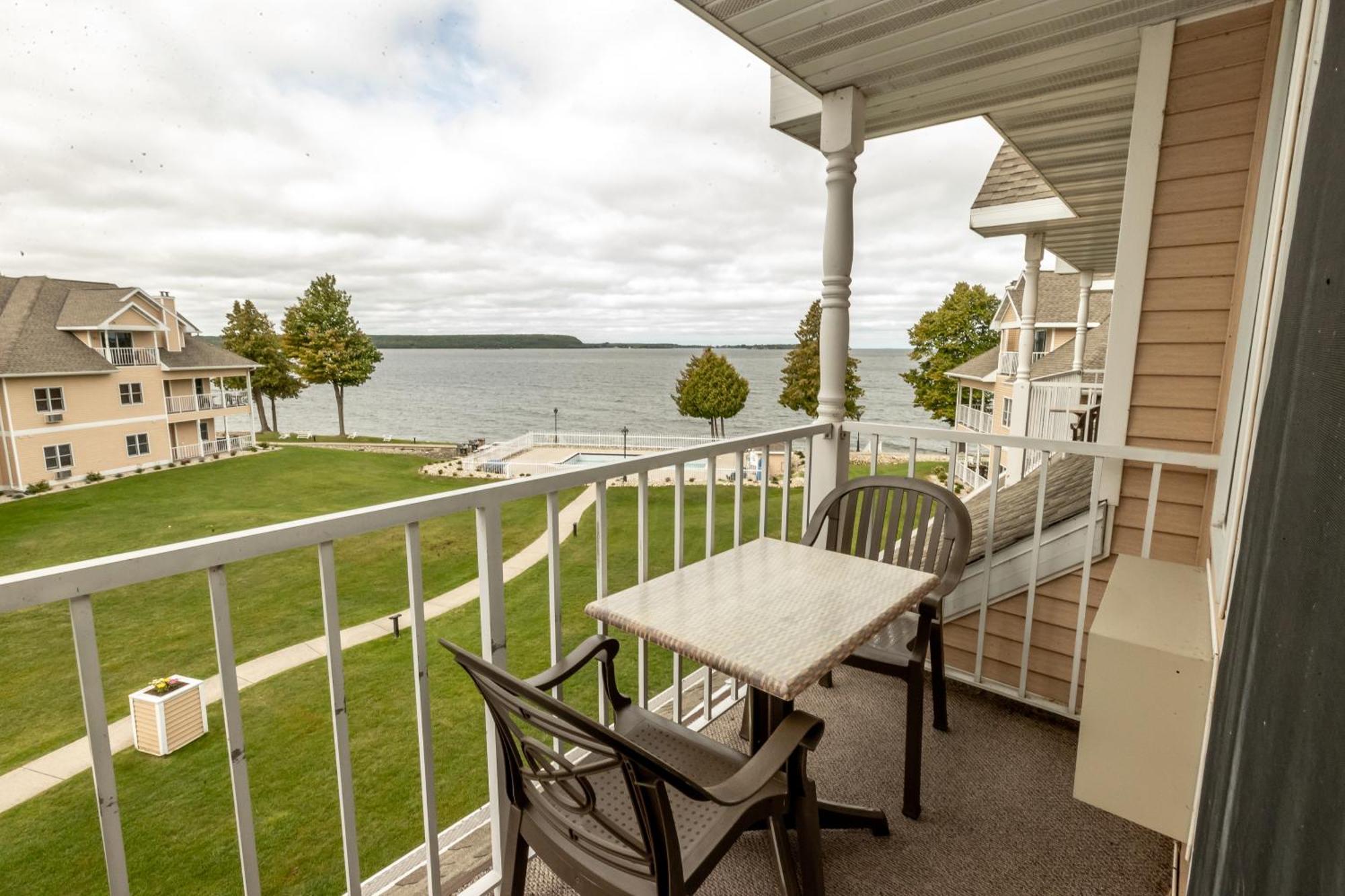 Westwood Shores Waterfront Resort Sturgeon Bay Exteriör bild