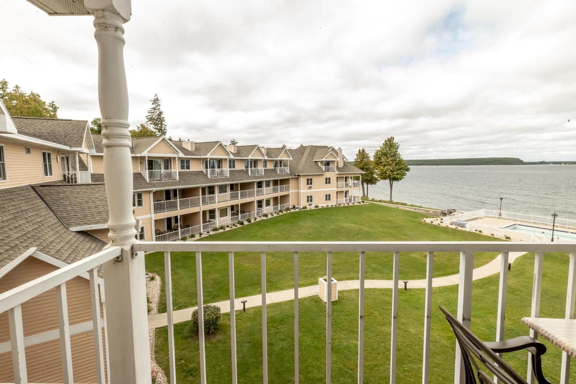 Westwood Shores Waterfront Resort Sturgeon Bay Exteriör bild
