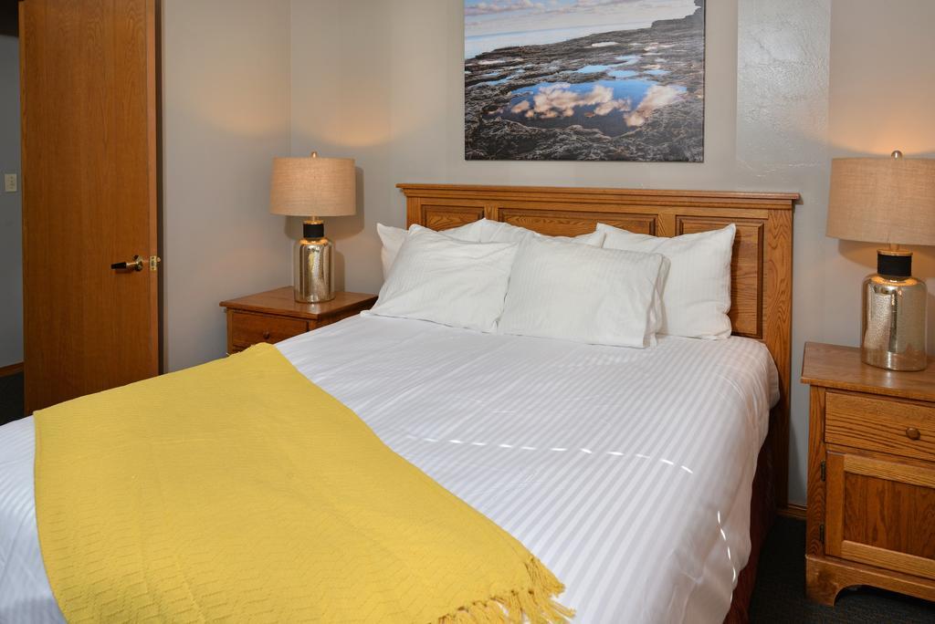 Westwood Shores Waterfront Resort Sturgeon Bay Exteriör bild