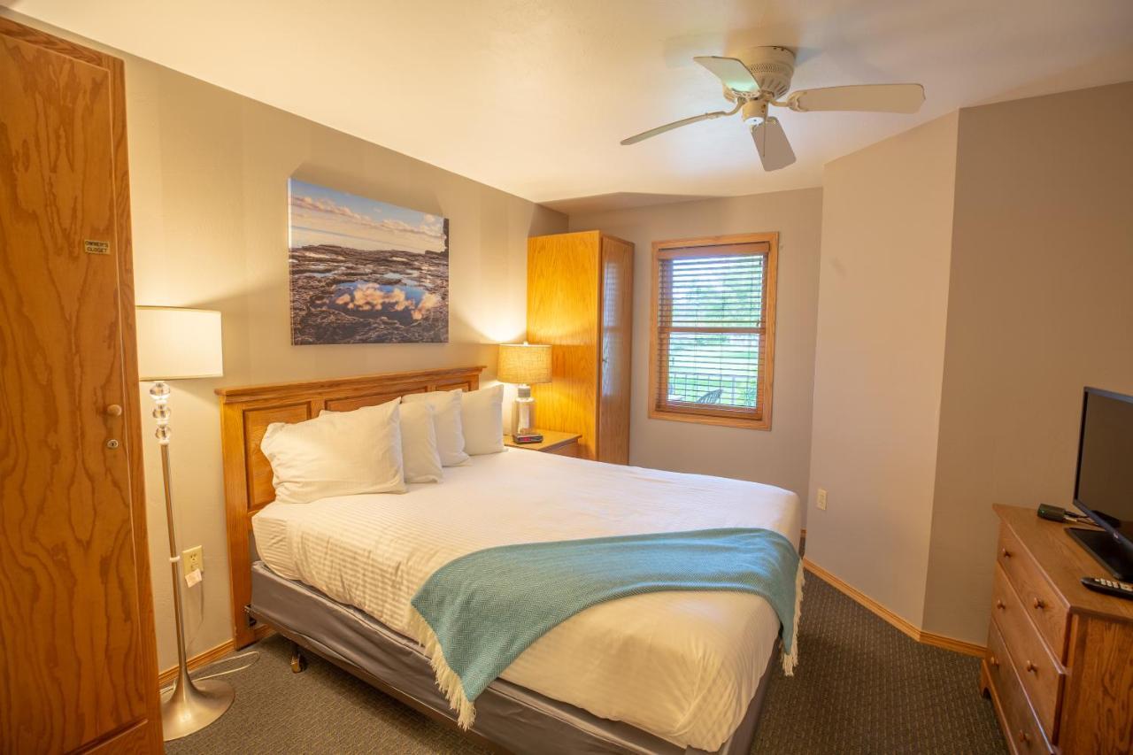 Westwood Shores Waterfront Resort Sturgeon Bay Exteriör bild