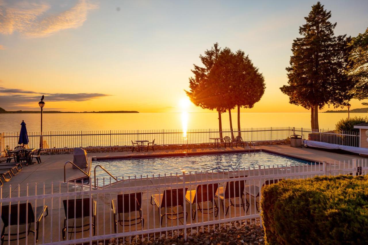 Westwood Shores Waterfront Resort Sturgeon Bay Exteriör bild